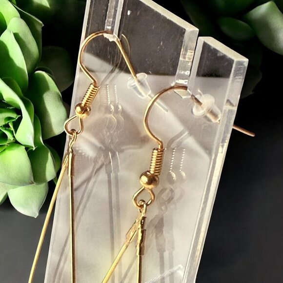 REIMAGINED Carved Shell Bead Dangle Earrings Gold Tone - Picture 5 of 8